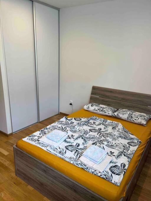 Brand New Apartment In The Heart Of Bratislava Luaran gambar