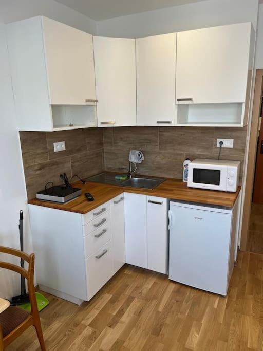 Brand New Apartment In The Heart Of Bratislava Luaran gambar